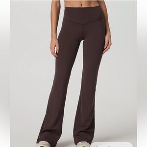 Vuori All the Form flare leggings